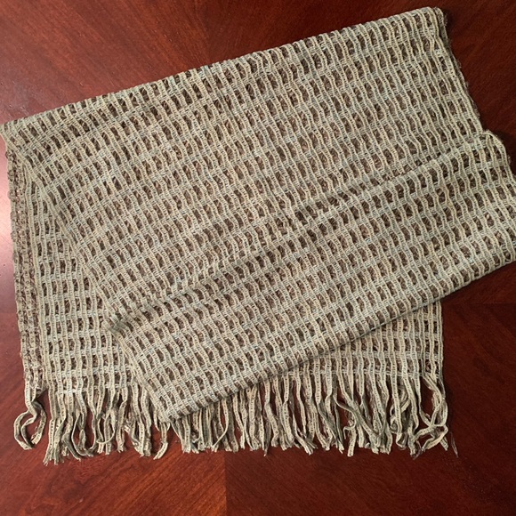 Crochet Style Table Scarf w/Fringe - Picture 7 of 7